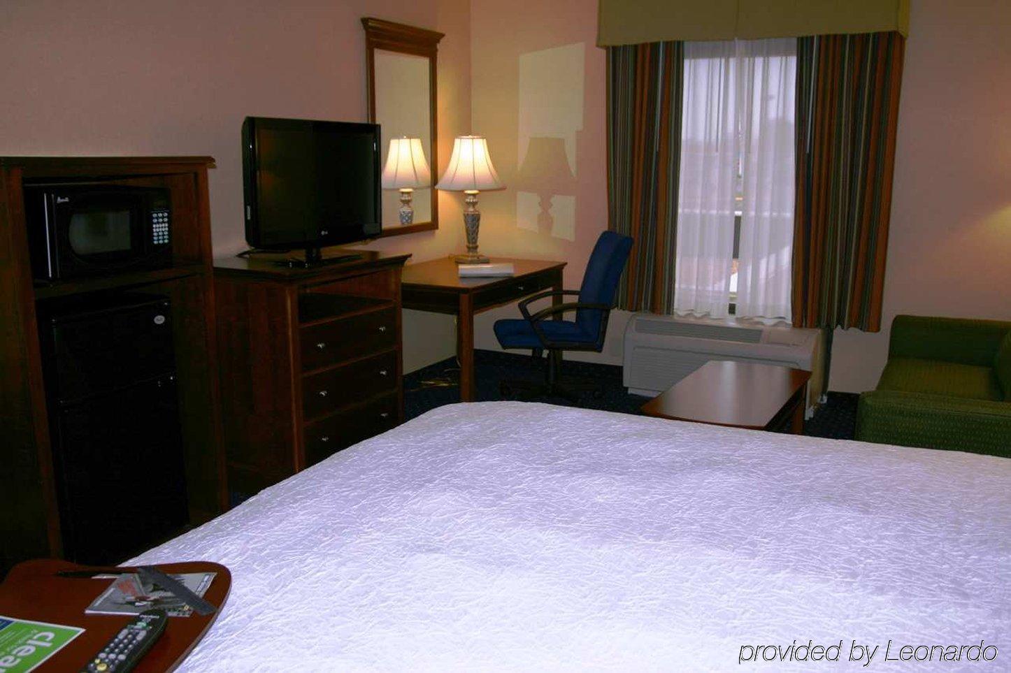 Hampton Inn And Suites Fredericksburg South Phòng bức ảnh